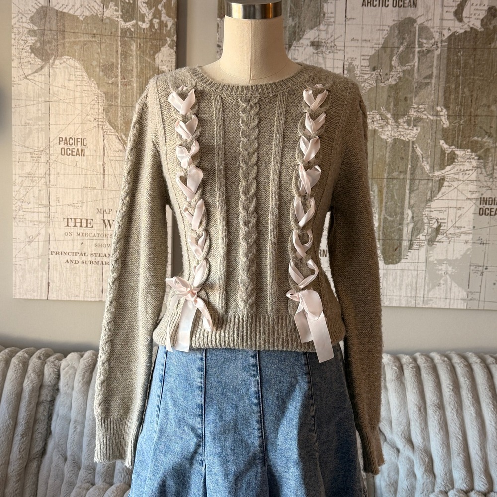 FORWARD YOUNG CONTEMPORARY Women's Taupe Cable Knit Ribbon‎ Detail Sweater M